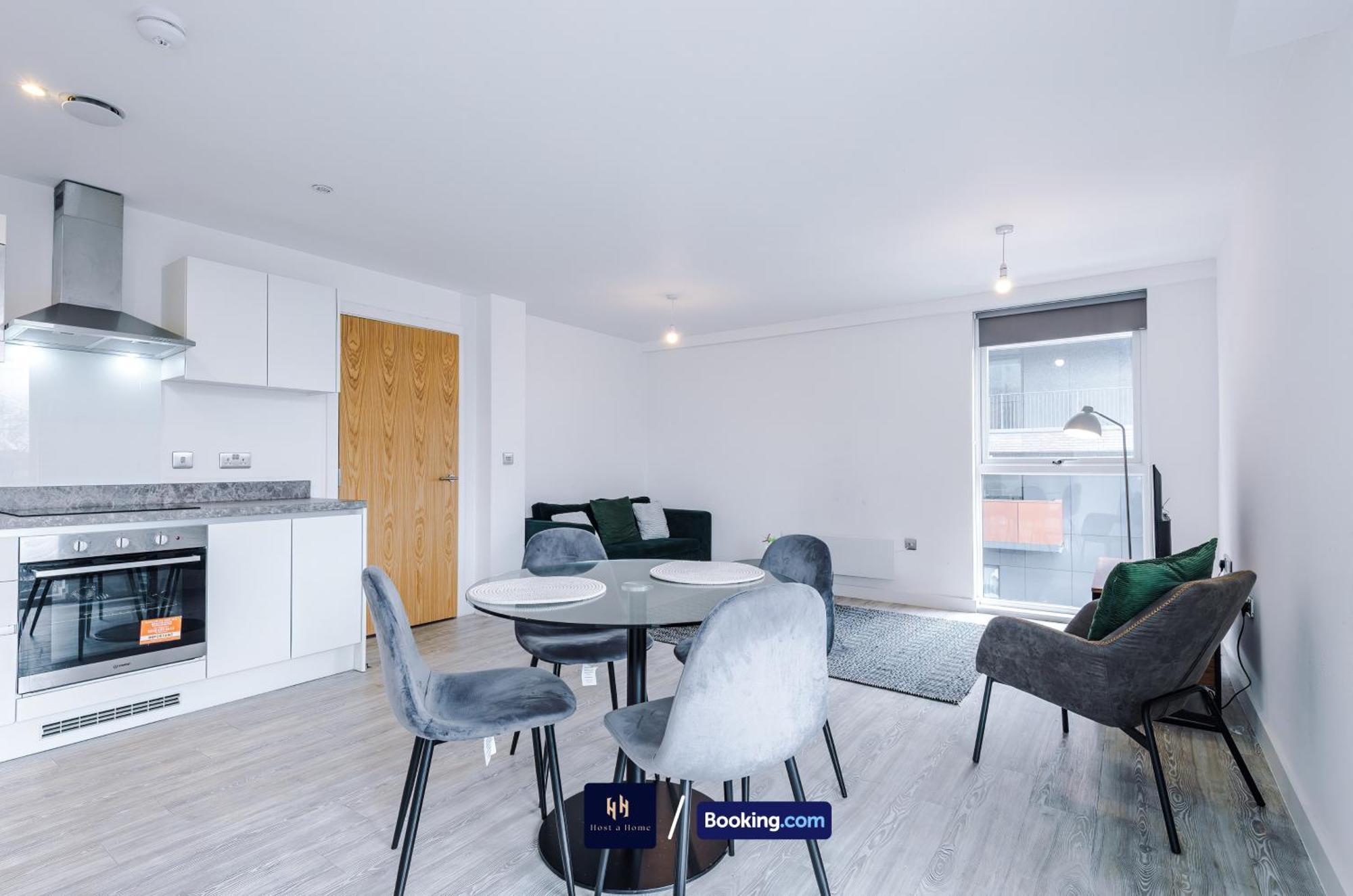 Modern 2 Bed Apartment With Balcony By Host A Home Manchester Kültér fotó
